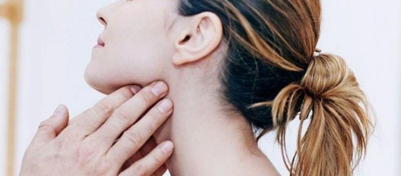 Λέμφωμα: Προσοχή στα «αθώα» συμπτώματα - Πως να κάνετε μόνοι σας αυτοεξέταση